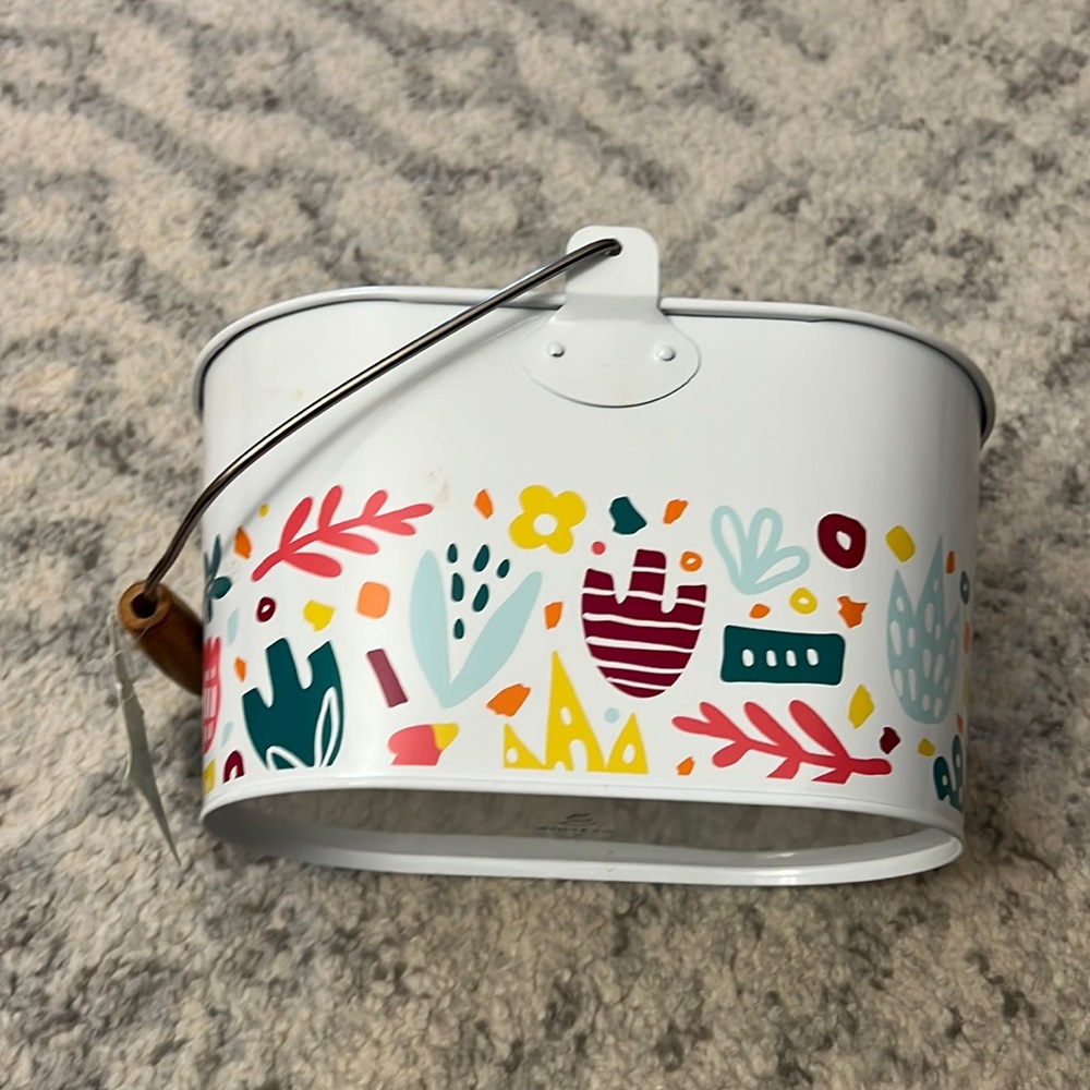 White Print Caddy